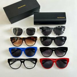 Picture of Balenciga Sunglasses _SKUfw54023038fw